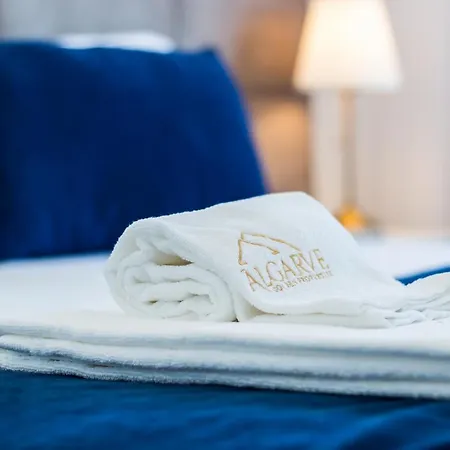 Algarve Golden Properties: Pedras Brancas Da Praia Da Luz