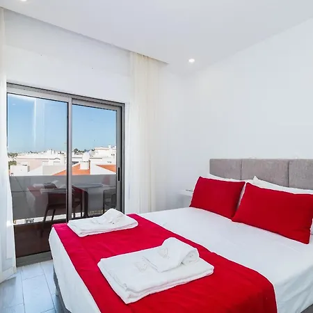 Algarve Golden Properties: Pedras Brancas Da * Praia Da Luz