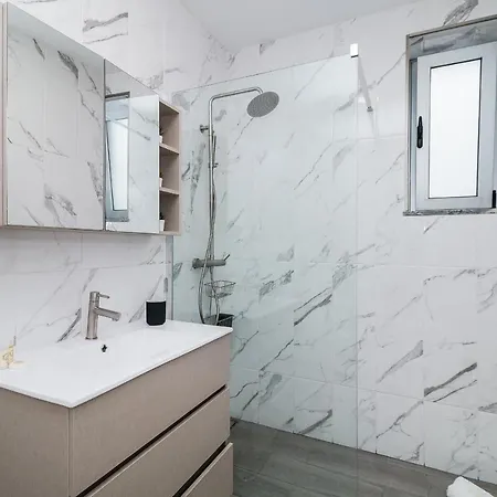Algarve Golden Properties: Pedras Brancas Da Lejlighed Luz